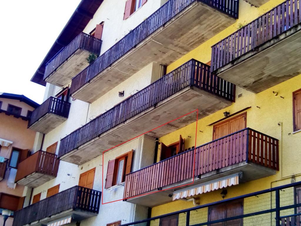 Bilocale A Piazza Brembana Apartment Exterior photo